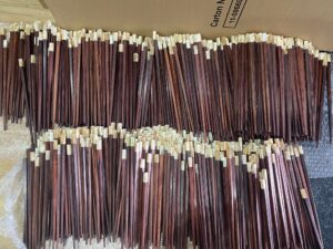 Đũa gỗ Cẩm lai cẩn ốc xà cừ